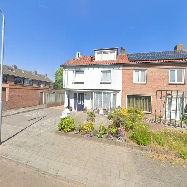 Straatbeeld van Pastoor van Rielstraat 2, 5051TK Goirle