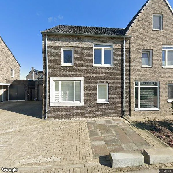 Straatbeeld van Pastoor van Tielstraat 18, 6578AL Leuth
