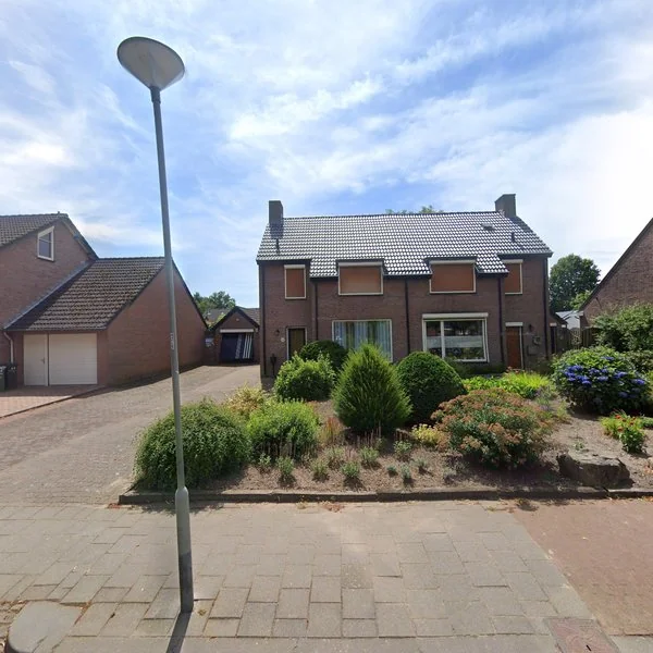 Straatbeeld van Pastoor Vullinghsstraat 6A, 5985PJ Grashoek