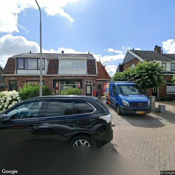 Straatbeeld van Paulusweg 111, 3341CV Hendrik-Ido-Ambacht