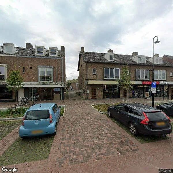 Straatbeeld van Piet van Thielplein 19a, 5741CP Beek en Donk