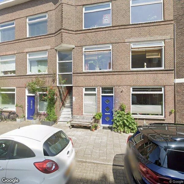 Straatbeeld van Pijnboomstraat 135, 2565ZM Den Haag