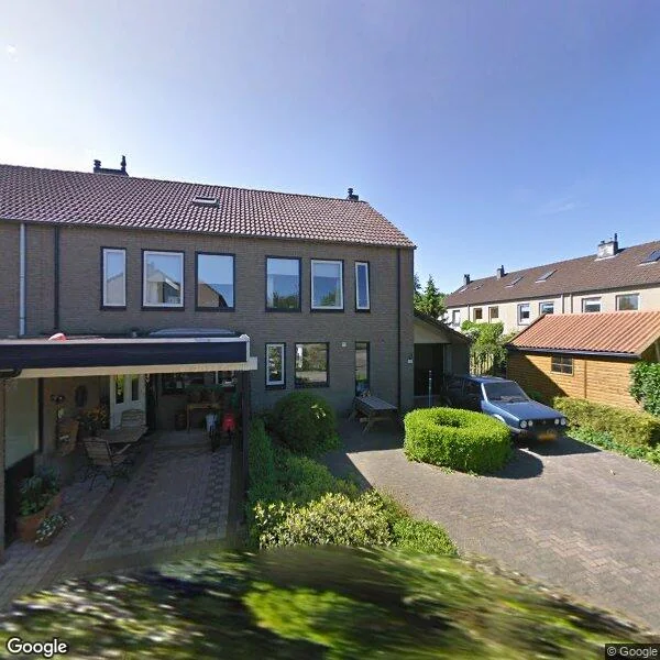 Straatbeeld van Pimpelmees 27, 7827BE Emmen