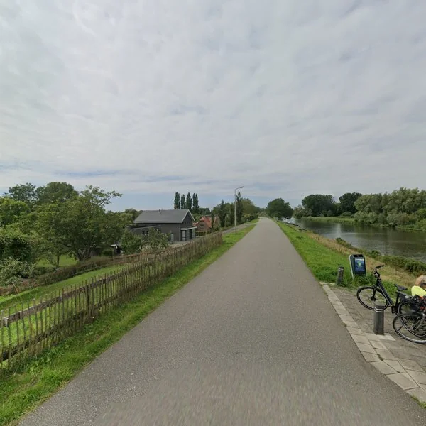 Straatbeeld van Plantagestraat 13, 4211BT Spijk