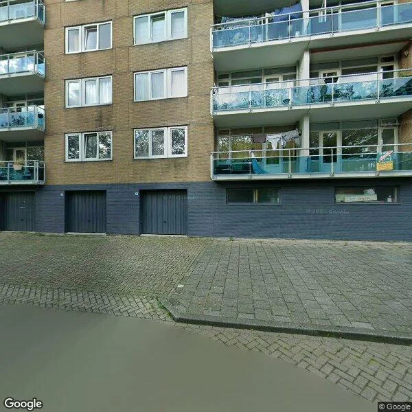 Straatbeeld van Plutostraat 180, 2402XH Alphen aan den Rijn