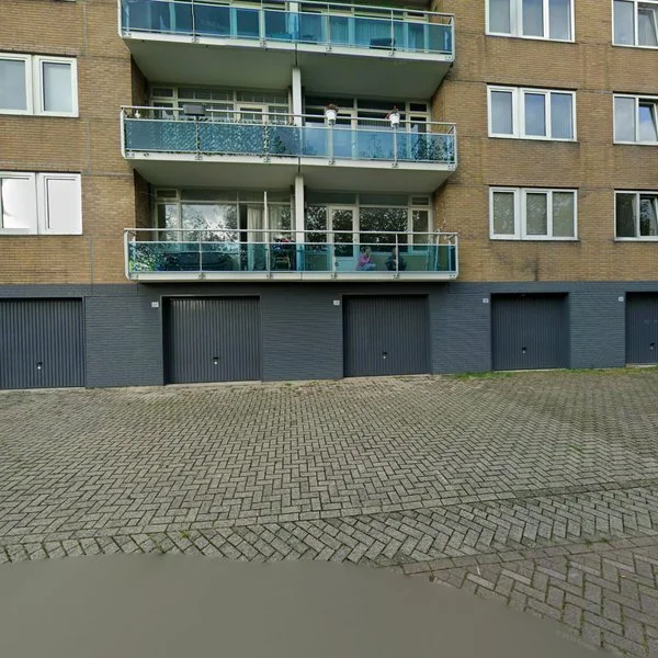 Straatbeeld van Plutostraat 50, 2402XE Alphen aan den Rijn
