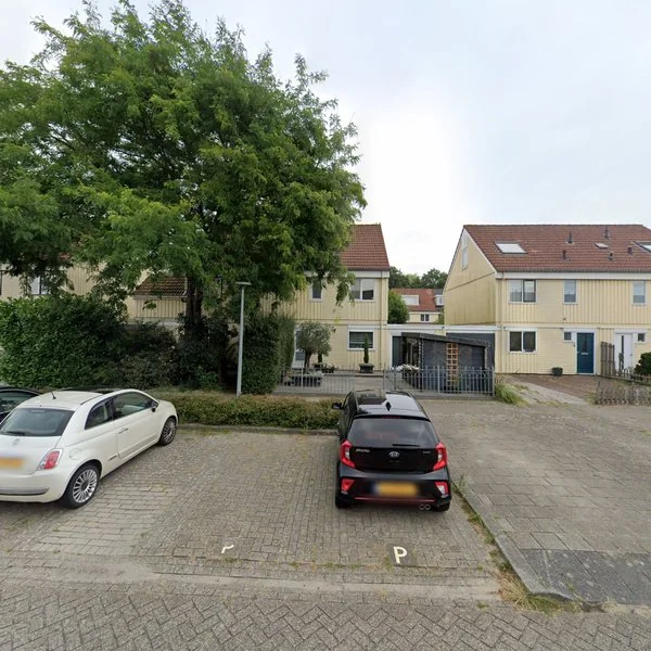 Straatbeeld van Poldermolenweg 147, 1333BB Almere