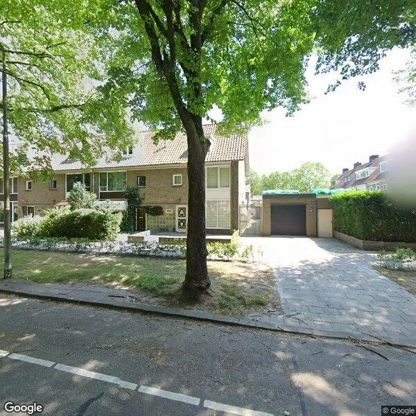 Straatbeeld van Postelse Hoeflaan 122, 5042KL Tilburg