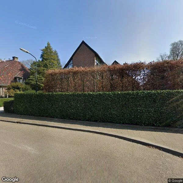 Straatbeeld van Prins Hendrikplein 2, 7316AM Apeldoorn