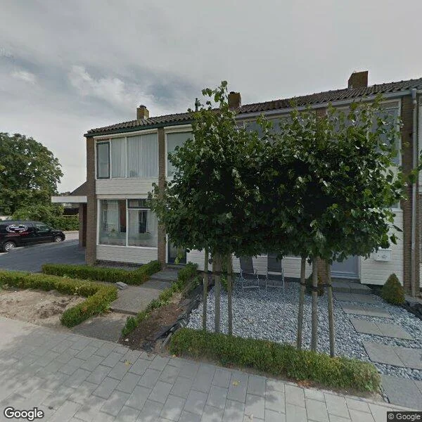Straatbeeld van Prins Hendrikstraat 13, 2964CL Groot-Ammers