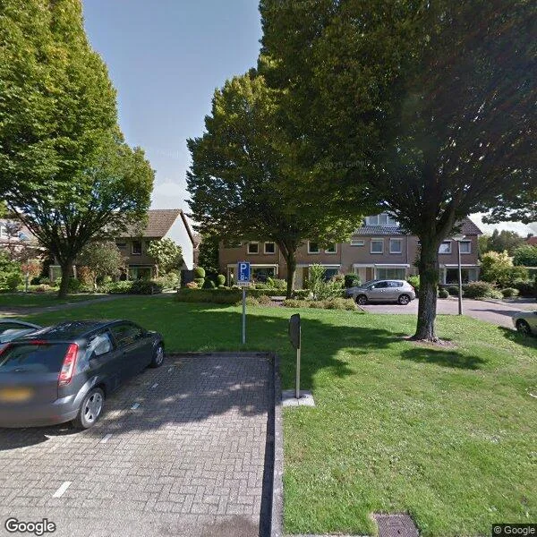 Straatbeeld van Prins Willem-Alexanderplein 30, 4002AV Tiel