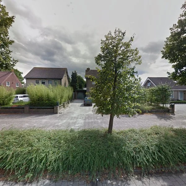 Straatbeeld van Provincialeweg 100, 4909AL Oosteind