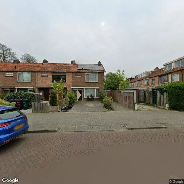 Straatbeeld van Raadhuisstraat 2, 3181CJ Rozenburg