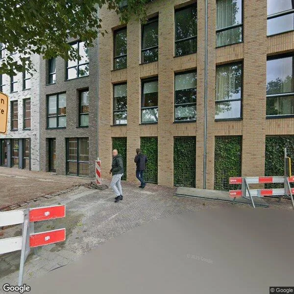 Straatbeeld van Raadhuisstraat 251, 2406AD Alphen aan den Rijn