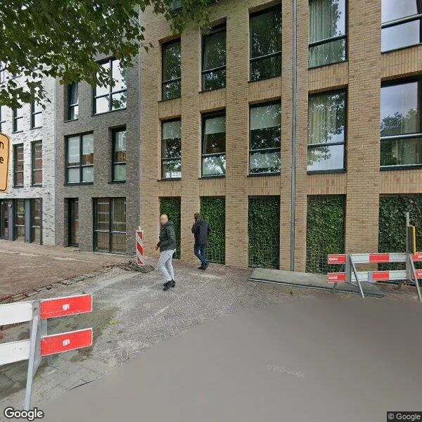 Straatbeeld van Raadhuisstraat 251A, 2406AD Alphen aan den Rijn