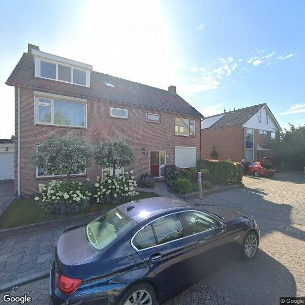 Straatbeeld van Raadhuisstraat 33, 4245KG Leerbroek