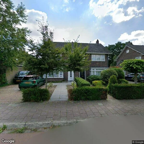 Straatbeeld van Raadhuisstraat 91, 5582JC Waalre