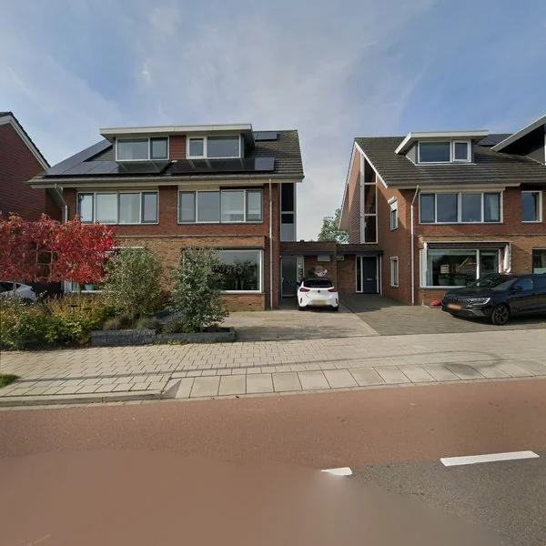 Straatbeeld van Raadhuisweg 193, 2811KA Reeuwijk