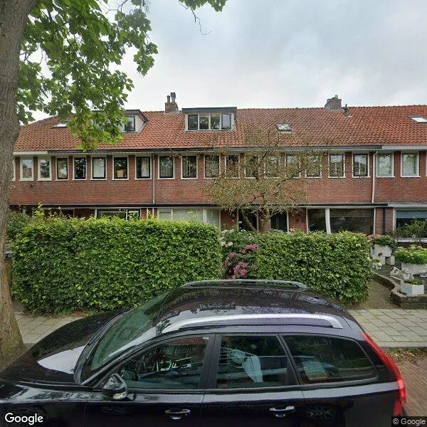 Straatbeeld van Reestraat 32, 1216CR Hilversum