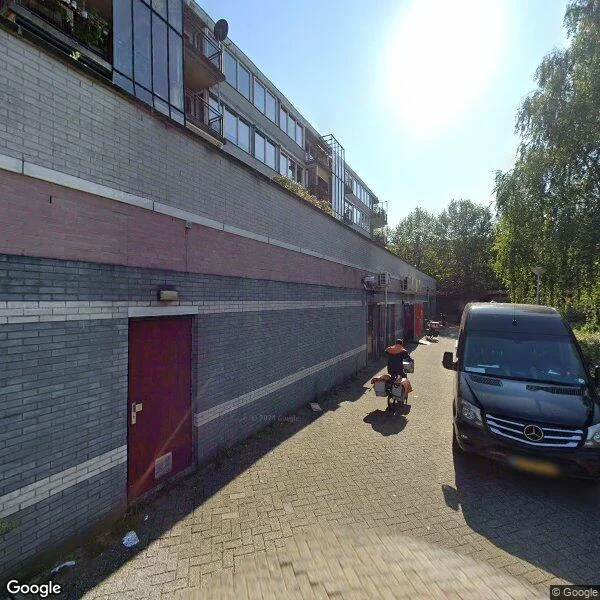 Straatbeeld van Renswoudestraat 16, 1106BK Amsterdam