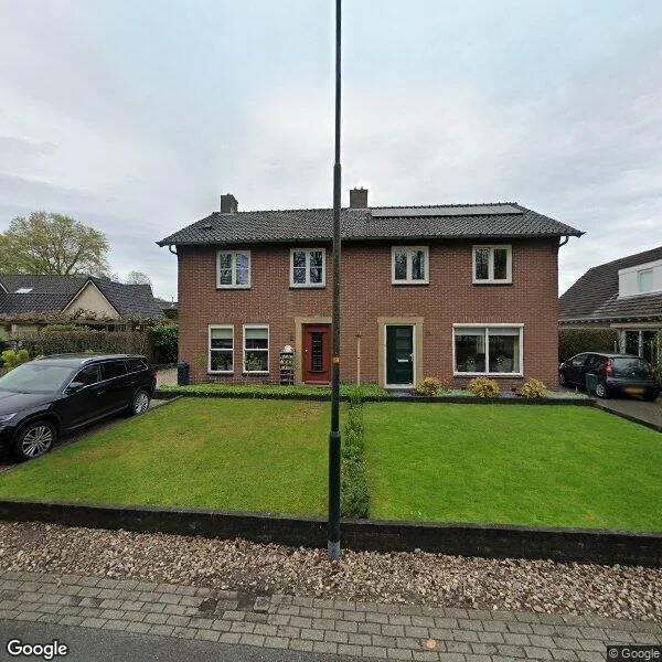 Straatbeeld van Reuweg 17, 7371BX Loenen