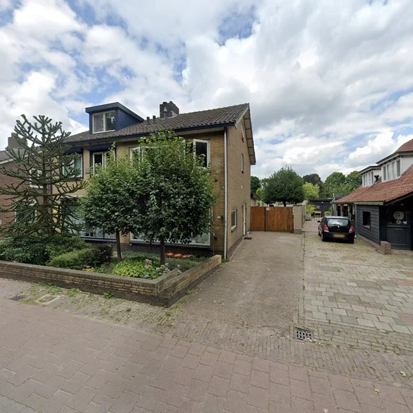 Straatbeeld van Rijksstraatweg 129A, 3921AD Elst Ut