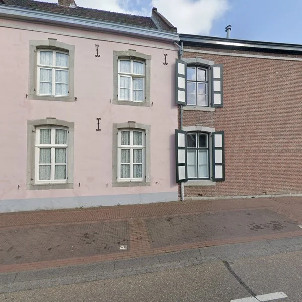 Straatbeeld van Rijksweg 93, 6247AC Gronsveld