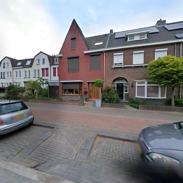 Straatbeeld van Rijksweg Zuid 192, 6161BW Geleen