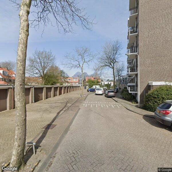 Straatbeeld van Rijnlaan 1A, 2105XH Heemstede