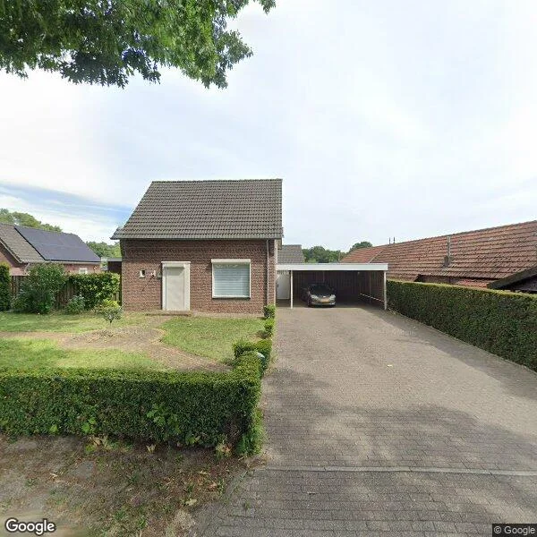 Straatbeeld van Rijntjesdijk 2, 5704CL Helmond