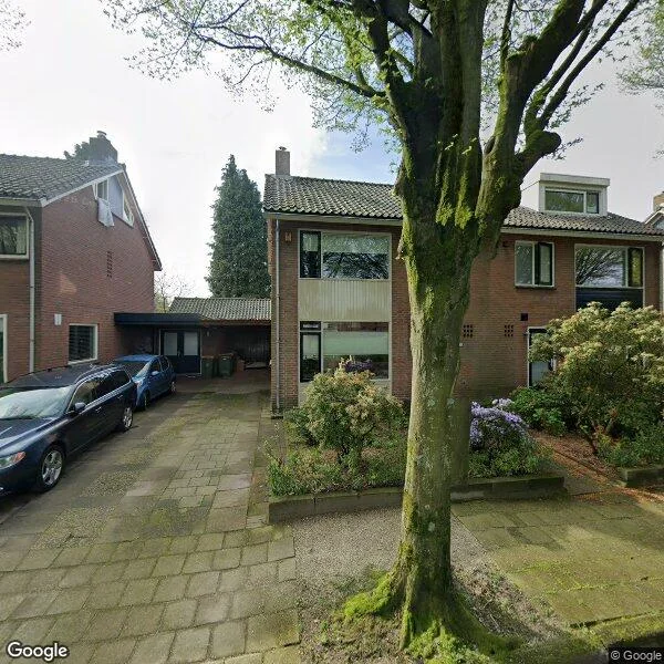 Straatbeeld van Robert Kochlaan 32, 6721BE Bennekom