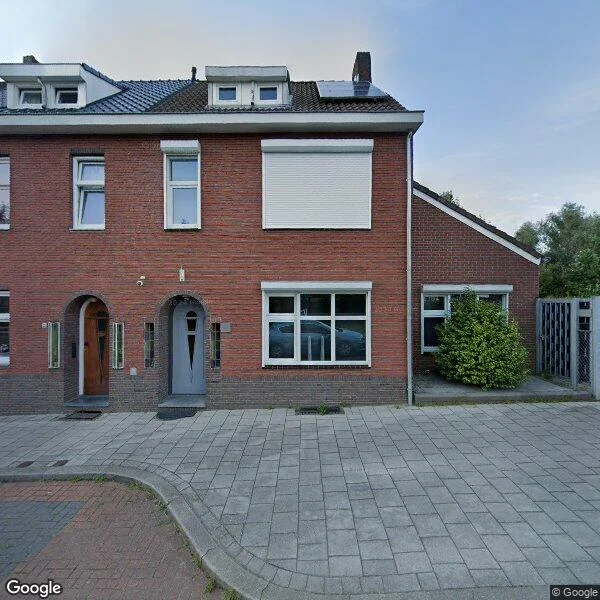 Straatbeeld van Roebroekweg 27, 6413CM Heerlen