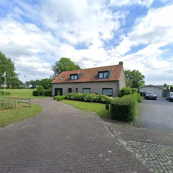 Straatbeeld van Roeselaerestraat 10, 4528EP Sint Kruis