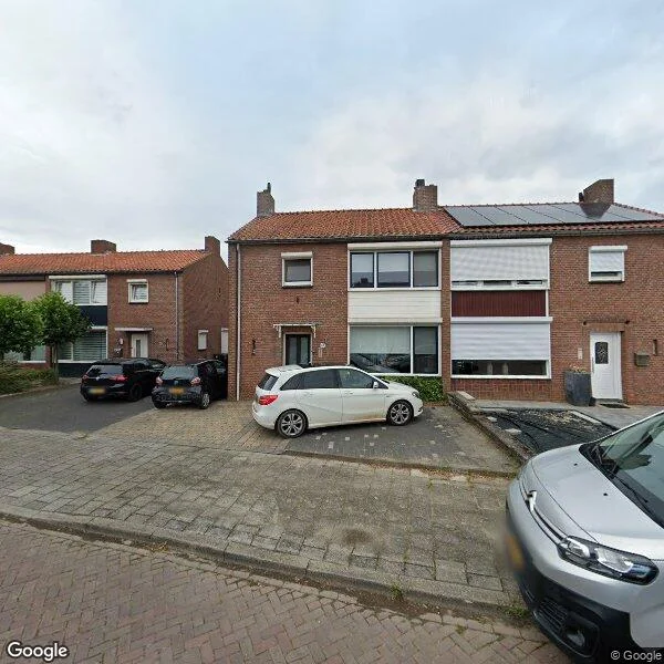 Straatbeeld van Rozenstraat 61, 6101NA Echt