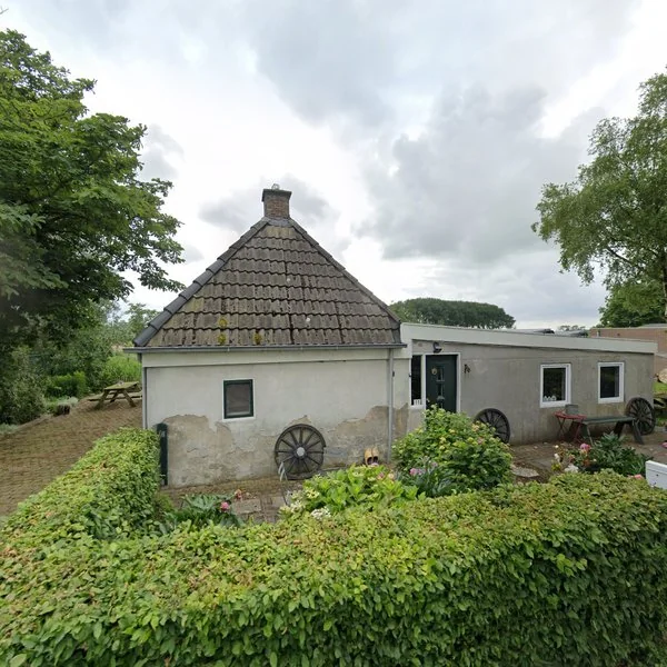 Straatbeeld van Sânwei 11, 9036VW Menaam