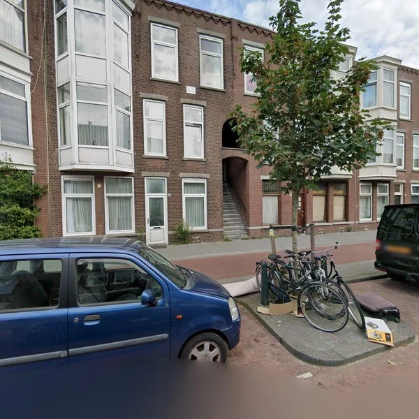 Straatbeeld van Schalk Burgerstraat 64, 2572VA Den Haag