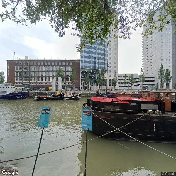 Straatbeeld van Scheepmakerskade 132, 3011VX Rotterdam