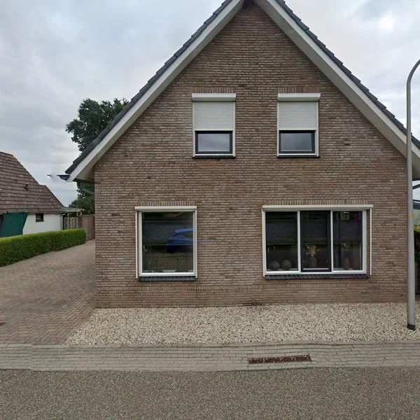 Straatbeeld van Schoolstraat 32, 7686CM Geerdijk