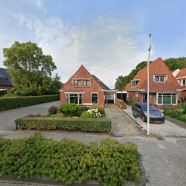 Straatbeeld van Schuringaweg 16, 9072AJ Nij Altoenae