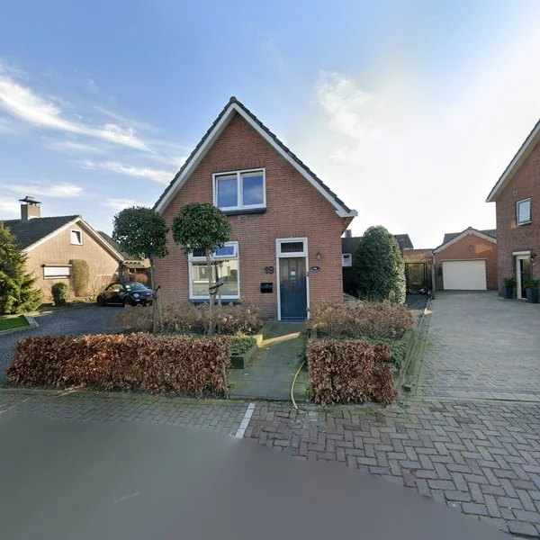 Straatbeeld van Secr. Janssenstraat 19, 6624AC Heerewaarden