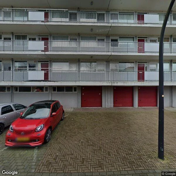 Straatbeeld van Sem Dresdenplein 130, 3122GG Schiedam
