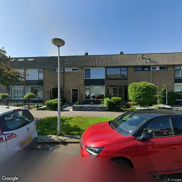 Straatbeeld van Seringenstraat 12, 3261XH Oud-Beijerland