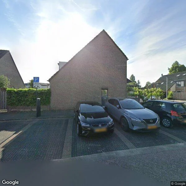 Straatbeeld van Seringenstraat 15, 3295RN 's-Gravendeel