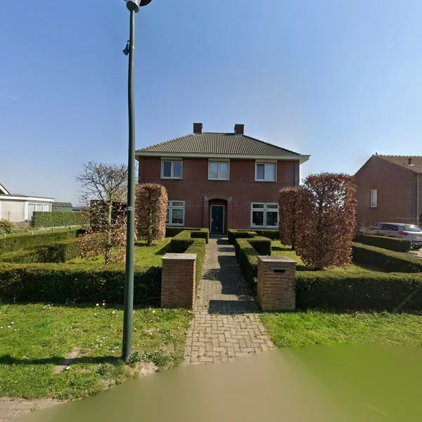 Straatbeeld van Singel 19, 5395TA Teeffelen