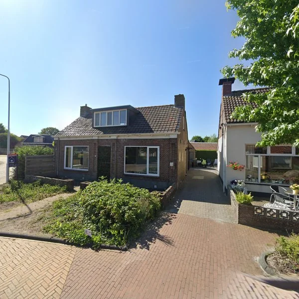Straatbeeld van Sint Odulphusstraat 1, 8574SV Bakhuizen