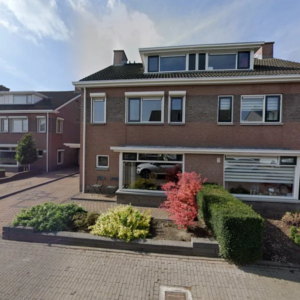 Straatbeeld van Sint Walfriedstraat 12, 4711VC St. Willebrord