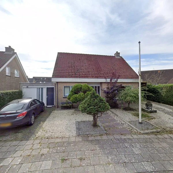 Straatbeeld van Sjouke de Zeestrjitte 7, 9033XB Deinum