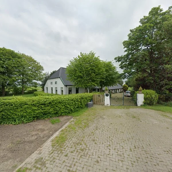 Straatbeeld van Slochtermeenteweg 1, 9624PA Luddeweer