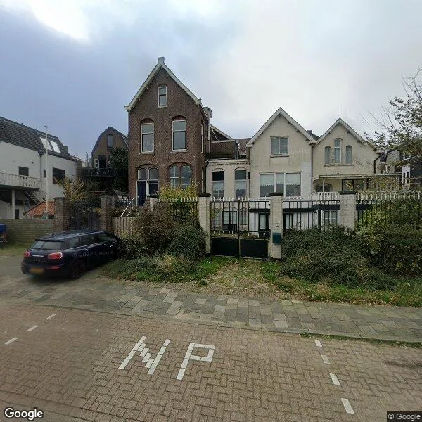 Straatbeeld van Sluisplein 9, 1975AE IJmuiden