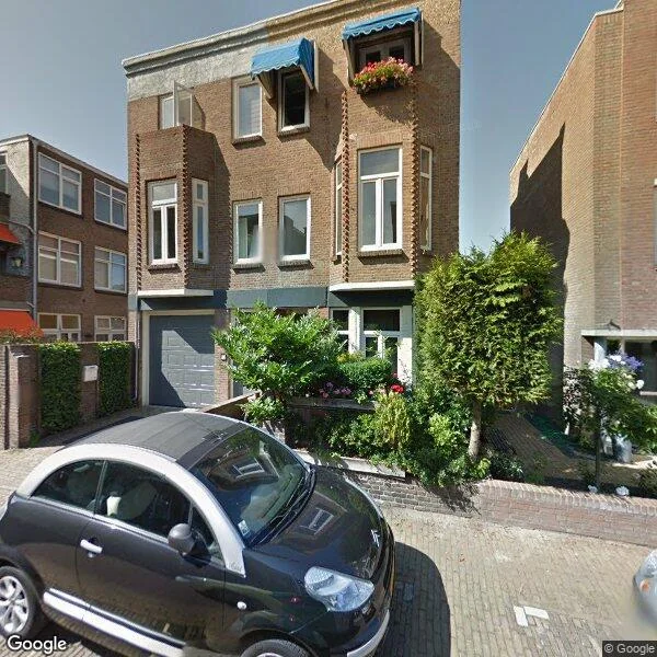 Straatbeeld van Sneeuwbalstraat 145, 2565VZ Den Haag
